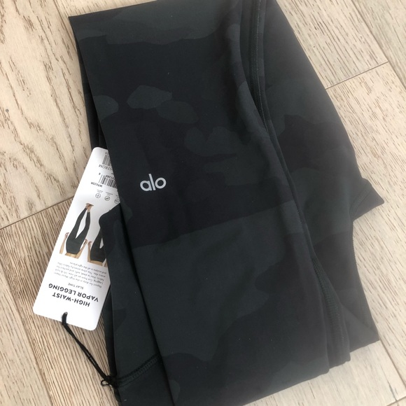 ALO Camo Leggings - Picture 4 of 7